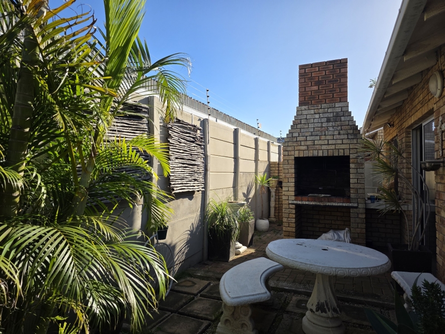 2 Bedroom Property for Sale in Jeffreys Bay Central Eastern Cape